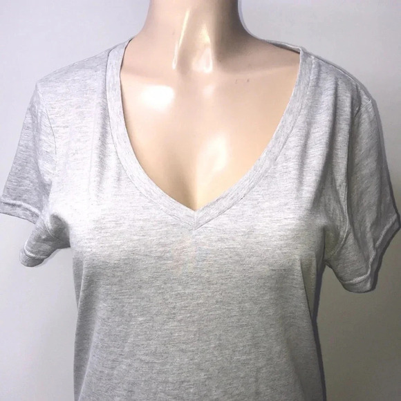 2x$18 West Loop Size XL Women’s Fitted V-Neck Grey T-Shirt. New With Tags. - Picture 2 of 5